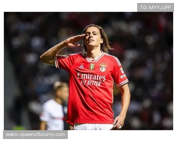 曼联队长B费尔南德斯闪耀全场 地面对抗成功次数居本轮之首 曼联队长B费尔南德斯闪耀全场 地面对抗成功次数居本轮之首