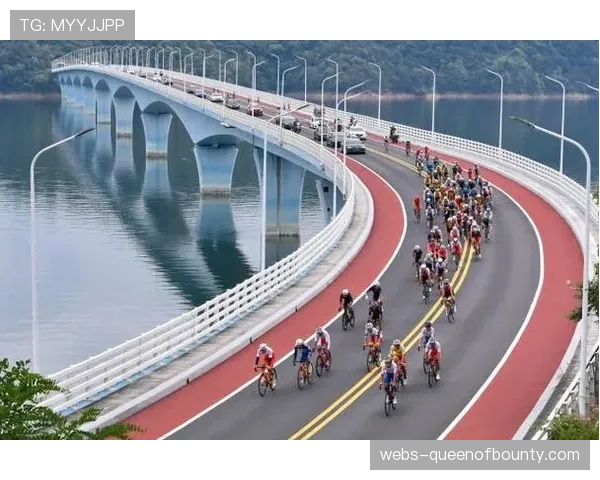 环千岛湖赛现暖心一幕：选手爆胎后对手停车赠轮，组委会特颁体育精神奖