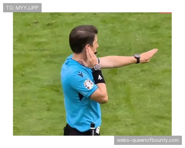 VAR长时间介入,判定狼队进球前进攻队员越位位置获利,进球无效 VAR长时间介入,判定狼队进球前进攻队员越位位置获利,进球无效