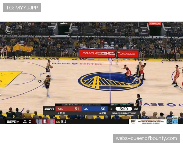 库里半场结束前命中超远压哨三分，勇士主场球迷高呼MVP。